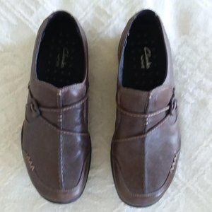 Clarks Wave Brown Leather Upper Ladies 7M